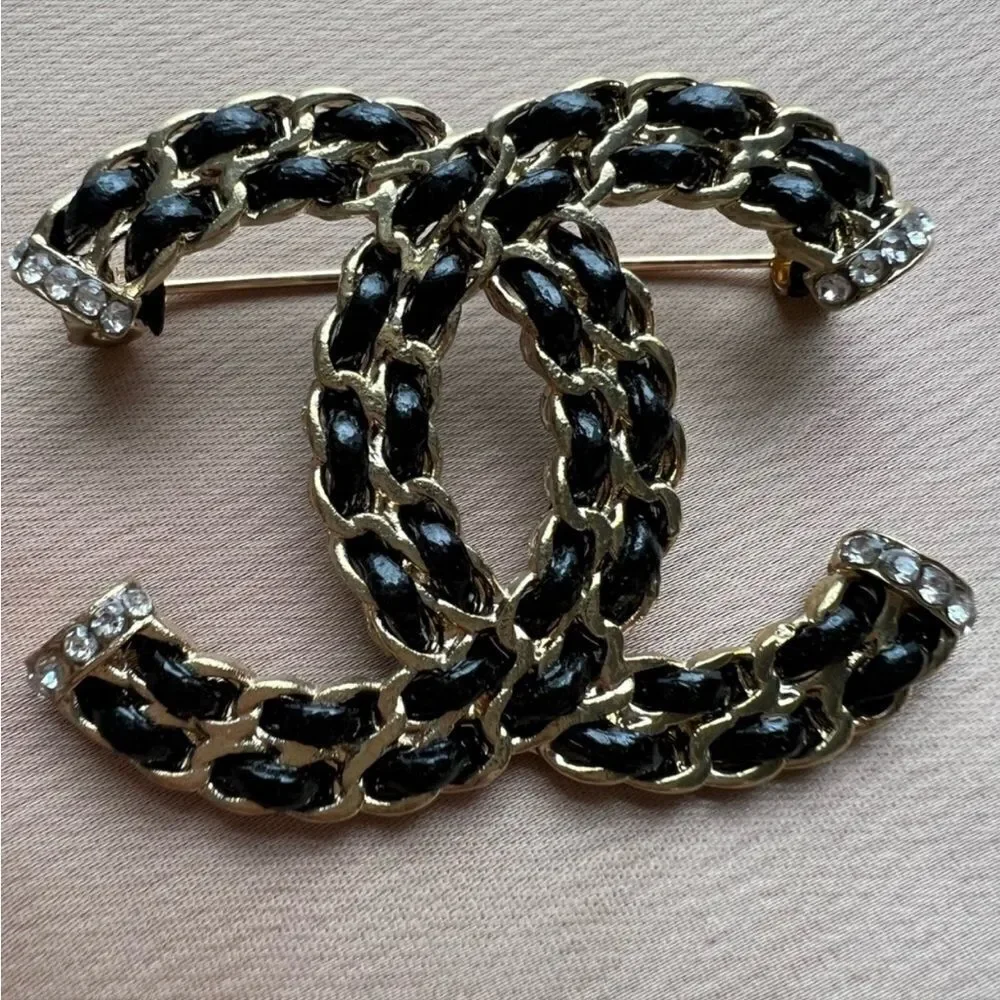 Classic   Black Brooch